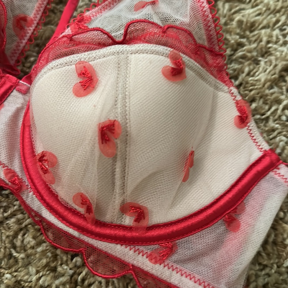 Valentine’s 💌 Bra - Picture 3 of 6